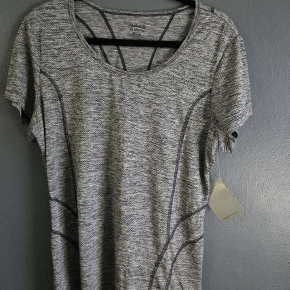 Reebok Training Moisture Wicking Women's Black Slim Short Sleeve Tee XL - Picture 7 of 7